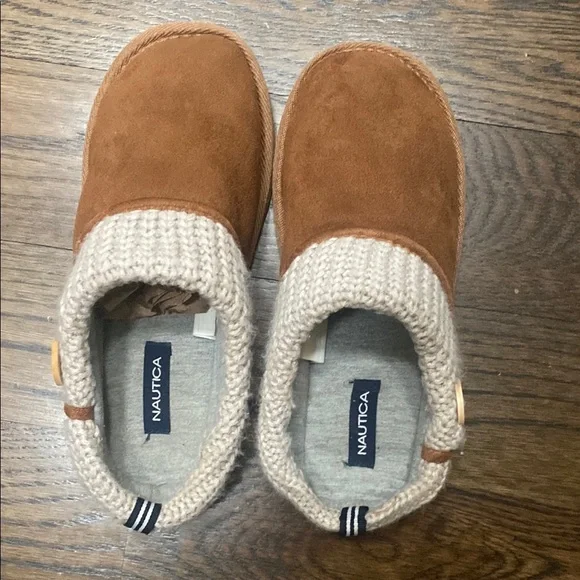 Nautica Brown and Cream Slippers 7/8 - Picture 5 of 6